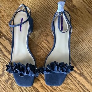 Ann Taylor Petaled Suede Block Heel Women’s Sandals  Size 9 M New Without Tags